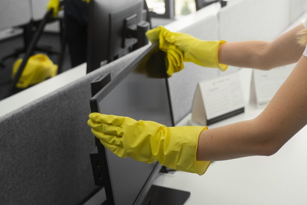 Umfassende Reinigungsfirma Deutschland – Büroreinigung, Küchenreinigung, Restaurantreinigung und Desinfektion durch geschulte Mitarbeiter für höchste Sauberkeit und Hygiene.